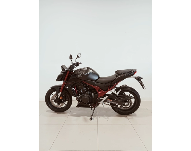 Honda Hornet 750 E-Clutch