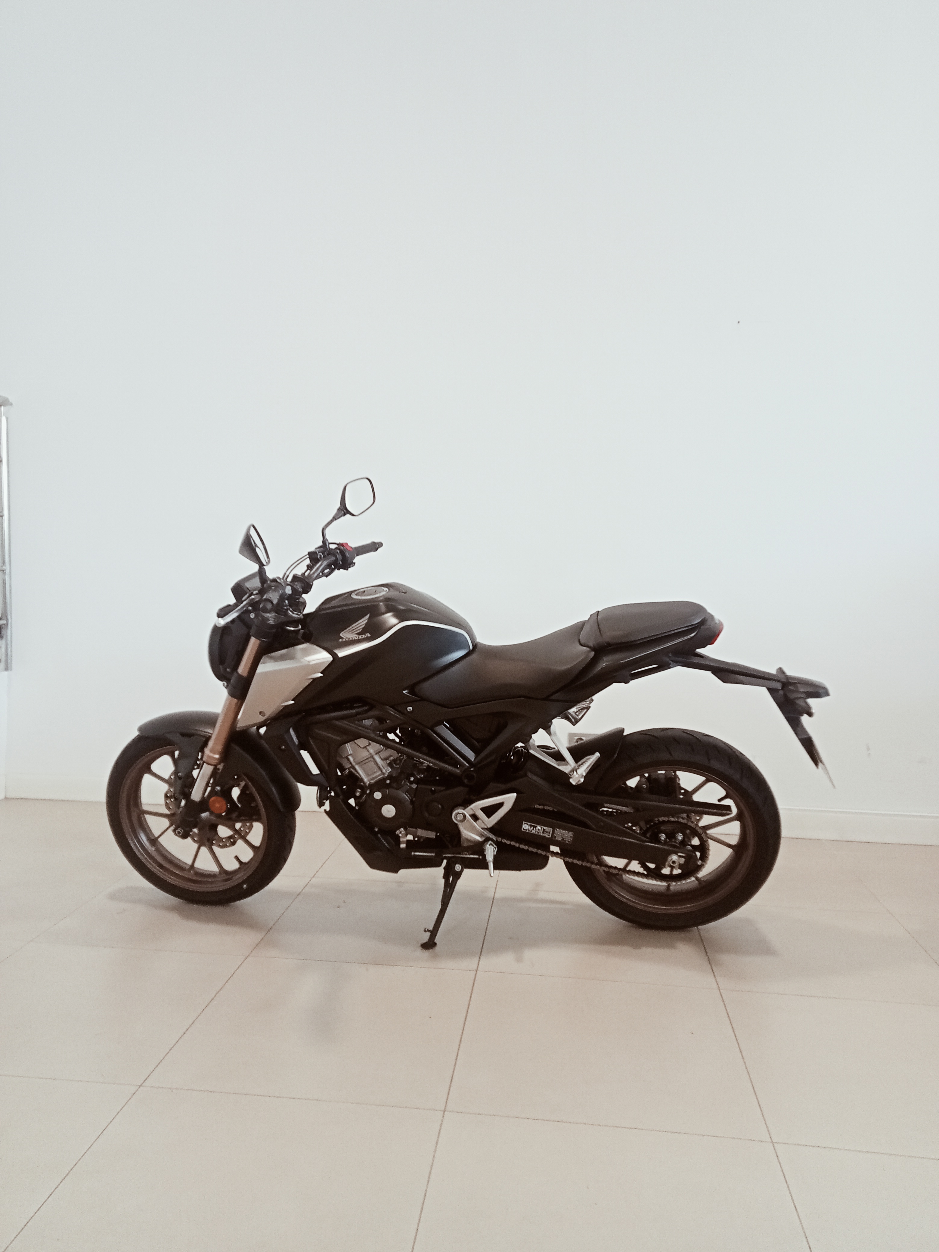 Honda CB125R 2023